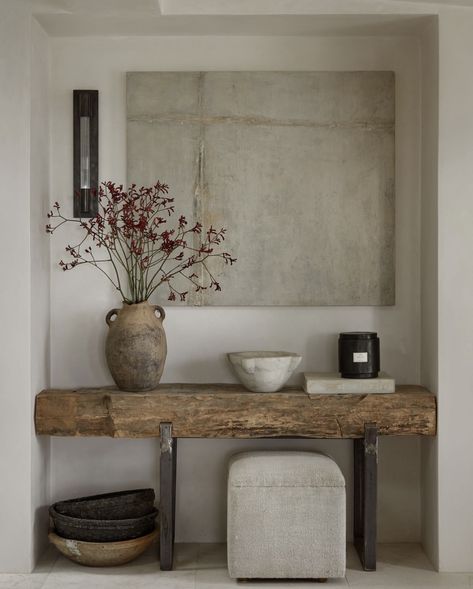 Wabi Sabi Entryway, Home Rustic Decoration, Zara Inspired Home, Rustic Entryway Table, Entry Wall, Small Entryway, Décor Boho, Entry Table, Interior Photography