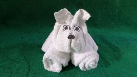 BABY CUTE BULLDOG TOWEL DESIGN Towel Sculpture, Towel Origami, Fold Towels, Towel Folding, Dog Towel, Library Crafts, Baby Bulldog, Towel Animals, Diy Towels