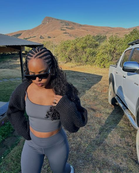 Gone hiking✌🏾 Hiking Outfit Black Women, Womens Hiking Outfits, Winter Hiking Outfit Women, Hiking Aesthetic Outfit, Tiktok Finds, Cute Hiking Outfit, Hiking Outfit Fall, Hiking Outfit Women, Hiking Aesthetic