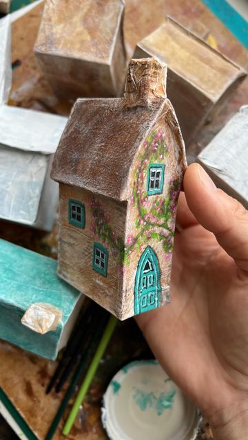 Heinz & Brummel on Instagram: "Next mini paper house ready 🏠 • • • #paperhouse #tinyhouse #dollhouse #papercraft #paperart #papiermache #countrylife #cottagestyle #heinzundbrummel" Mini Houses Diy, Modge Podge Crafts, Homemade Watercolors, Felt House, Pottery Houses, Kids Art Class, Paper Mache Crafts, Paper Mache Art, Paper Mache Sculpture