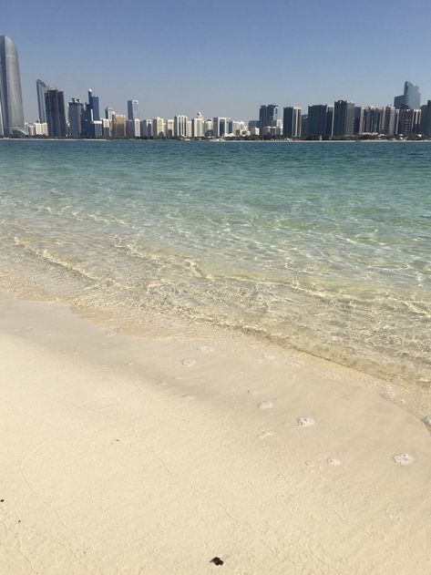 Abu Dhabi Beach, Abu Dhabi Aesthetic, Travelling Pics, Manifestation 2024, Travel Picture Ideas, Champions Of The World, House Beach, Dream Travel Destinations, Gap Year