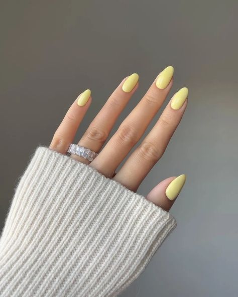 Almond Nails Yellow, Butter Yellow Nails, Almond Aesthetic, Yellow Almond Nails, Butter Nails, Summer Nails Yellow, Summer Yellow Nails, Yellow Summer Nails, Nail Inspo Almond