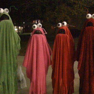 Yip Yip Costume, Disfarces Halloween, Trio Halloween Costumes, Yip Yip, Duo Halloween Costumes, Halloween Costumes Friends, Plakat Design, Funny Costumes, Cute Halloween Costumes