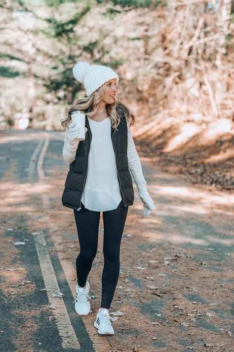 Look Grunge, Look Legging, Winter Outfits Cold, Legging Outfits, Cute Winter Outfits, Athleisure Outfits, Black Vest, Cute Fall Outfits, Winter Mode