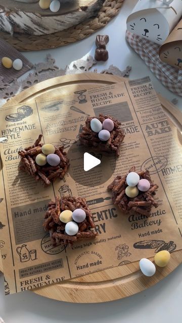 A n n i on Instagram: "Easy chocolate Easter nests 🪺 
This is such a cute snack for spring or Easter time 🐣. And you only need 3 ingredients! It’s so simple:

You need:
-salty pretzel sticks (or sesame)
-chocolate 
-chocolate Easter eggs (Milka, Cadbury or other)

Enjoy! 🐰🐣💛🪺

#easterdessert #kawaiifood #cutefood #easyrecipe #einfacherezepte #aestheticfood #cutedessert #foodartblog #easterideas #springbaking" Sesame Chocolate, Spring Baking, Easter Nests, Pretzel Sticks, Easter Eggs Chocolate, Cute Snacks, Chocolate Chocolate, Easter Time, Easter Dessert