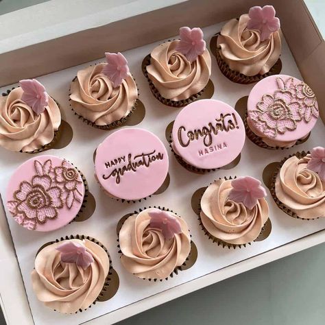 Graduate Cupcakes Ideas, College Cupcakes Ideas, Simple Graduation Cupcakes, Graduation Cupcakes Pink, College Graduation Cake Ideas For Women, Cupcakes For Graduation Party, Cupcake Graduation Ideas, Grad Cakes For Girls High Schools, Pink Graduation Cupcakes