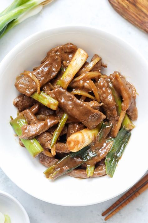 Beef With Ginger And Spring Onion - My Morning Mocha Beef In Oyster Sauce, Spring Onion Recipes, Beef Stir Fry Recipe, Stir Fry Recipe, Beef Stir Fry, Spring Onions, Oyster Sauce, Stir Fry Recipes, Spring Onion