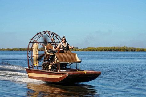 Ava lives in a swamp and her family owns several of these river boats. However, since her father let, I would imagine that their's are in much worse condition. Alligator Hunting, Mysterious Places On Earth, Air Boat, Boat Photoshoot, Swamp Tours, Jon Boat, Bowfishing, Boat Plans, Boat Design