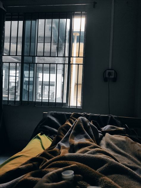 Bedridden Aesthetic, Sickness Aethstetic, Sick Astethic, Sick Aesthetics Fever, Shiloh Aesthetic, Fever Aesthetic Sick, Sick Aesthetics Cold, Sick Mood, Sick Day Aesthetic