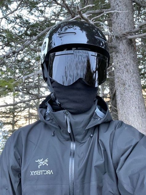 Arcteryx Aesthetic, Granola Guy Style, Black Ski Outfit, Mens Ski Clothes, Ski Instagram, Ski Outfit Men, Ski Fit, Ski Fits, Outdoors Aesthetic