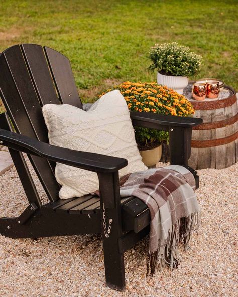 Fire Pit Decor Ideas, Fire Pit Oasis, Fall Fire Pit Decorating Ideas, Adirondack Chair Patio Ideas, Firepits Backyard Ideas Fall, Fire Pit Side Table Ideas, Fall Fire Pit Decor, Firepit Blanket, Backyard Fall Decor