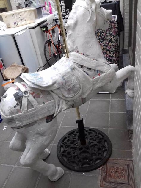 Carousel Horse Made With Paper Mache – Ultimate Paper Mache Diy Carousel Horse Prop, Paper Mache Sculpture Diy, Paper Mache Horse, Paper Horse, Pillar Decorations, 3d Crafts, Diy Horse, Cardboard Cartons, Spring Horse