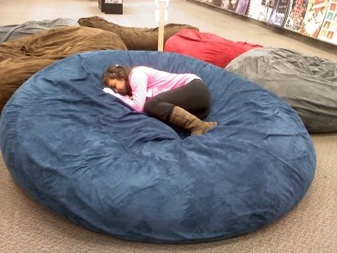 Huge pillow bed! At galleria mall! Best thing ever! Huge Pillow, Luxury Bean Bag Chairs, Funky Bedding, Giant Pillow, Best Bed Pillows, Best Pillows For Sleeping, Dog Bedroom, Galleria Mall, Rumpus Room