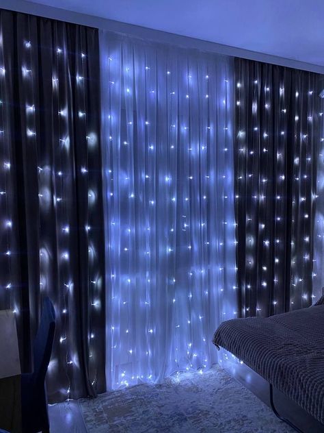 Aesthetic Curtains Bedroom, Complete Bedroom Design, Girl Room Ideas, Christmas Light Curtains, Stylish Room Decor, Room Decor Cute, Decor Ideas For Living Room, Girly Room Decor, Home Decor Cozy