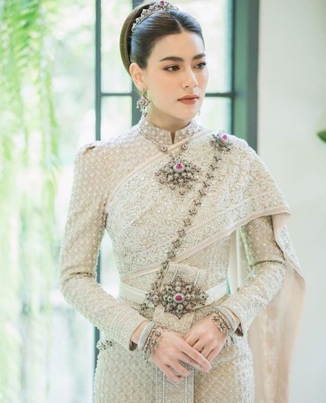 Thailand Wedding Dress, Kimberley Anne Woltemas, Malay Wedding Dress, Thailand Dress, Baju Kahwin, Nikah Outfit, Thai Silk Dresses, Thai Wedding Dress, Thai Fashion