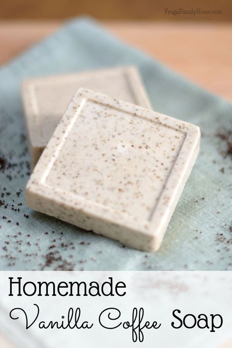 Need a super simple gift to make? This homemade soap turns out to have a nice coffee scent. Coffee Scent, Savon Diy, Bath & Body Works, Coffee Soap, Vanilla Recipes, Homemade Soap Recipes, Simple Gift, Vanilla Coffee, Homemade Bath Products