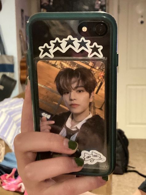 Ideas Para Decorar Tu Funda, Skz Diy, Straykids Concert, Kids Phone Cases, Puppy Boy, Kpop Phone Cases, Decoden Phone Case, Iphone Case Stickers, Phone Inspiration