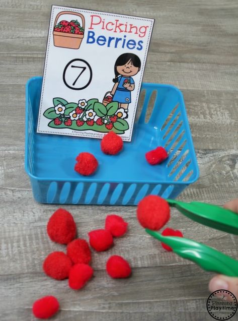 Preschool Farm Theme - Planning Playtime Preschool Farm Activities, Preschool Farm Theme, Farm Math, Farm Activities Preschool, Preschool Farm, Farm Theme Preschool, Preschool Garden, Farm Unit, Farm Preschool