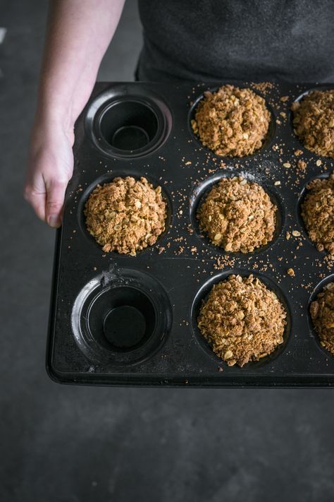 #recipeshare APPLE STREUSEL MUFFINS Wherever All Purpose flour makes sense, we love to substitute our 60/40 blend 1:1 to add all kinds of flavour and nutrition. This small change makes a big difference in this classic apple streusel muffin. *Instead of using an apple sauce, we used a pumpkin puree. Oddly enough, this doesn’t give the muffins a pumpkin taste, but rather more of a winter-spice flavour. For the full recipe instructions visit the link in this post Apple Streusel Muffins, Apple Puree, Apple Streusel, Streusel Muffins, Muffin Streusel, Oat Muffins, Cupcake Tins, Apple Sauce, Streusel Topping