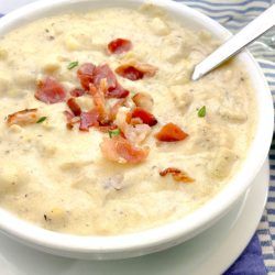 Razor Clam Chowder Recipe, Keto Clam Chowder, Creative Dinners, Blended Soups, Best Clam Chowder Recipe, Instapot Ideas, Lenten Meals, Clam Chowder Recipe, Creamy Soup Recipes