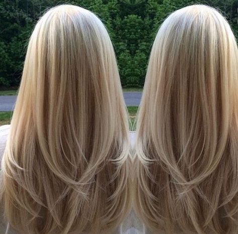 Sandy Blonde Hair, Blonde Layered Hair, Haircuts For Long Hair With Layers, 일본 패션, Layered Hairstyles, Sandy Blonde, Long Layered Haircuts, Blonde Hair Inspiration, Blonde Hair Looks