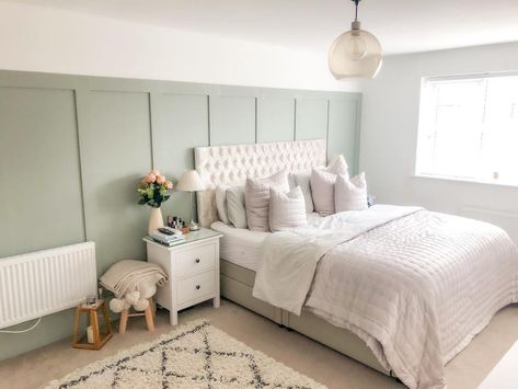 Sage Green Bedroom Ideas, Green And White Bedroom, Sage Bedroom, Green Bedroom Ideas, White Bedroom Decor, Sage Green Bedroom, Design Your Bedroom, Bring Nature Indoors, Green Bedroom