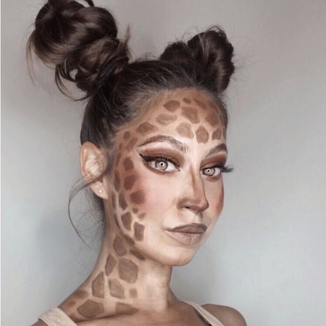 Giraffe Costume Makeup, Giraffe Face Makeup, Zoo Animal Makeup, Giraffe Hairstyle, Costume Animals Women, Giraffe Makeup Halloween, Diy Giraffe Costume, Animal Costumes Women Diy, Safari Makeup