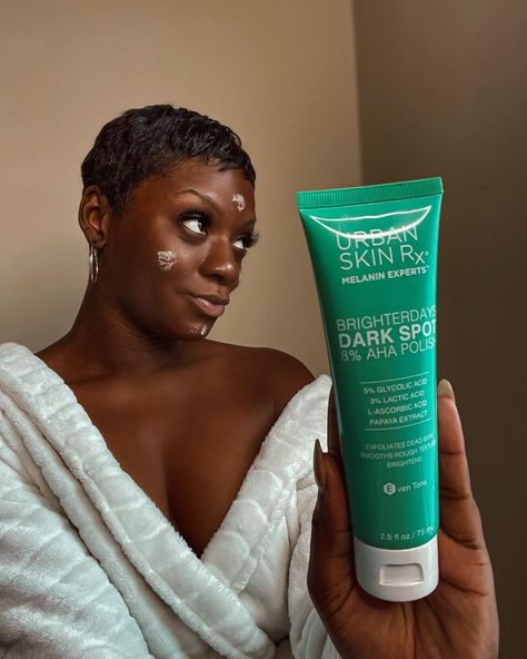 teearaida | Content Creator’s Instagram profile post: “AD| It took me a few years to build a relationship with my skincare routine now I’m obsessed! I started my journey with @urbanskinrx last…” Black Skin Care Dark Spots, Glowing Black Skin, Exfoliating Products, Skin Care Hyperpigmentation, Black Skincare, Dark Spot Remover For Face, Best Dark Spot Corrector, My Skincare Routine, Dark Spots On Face