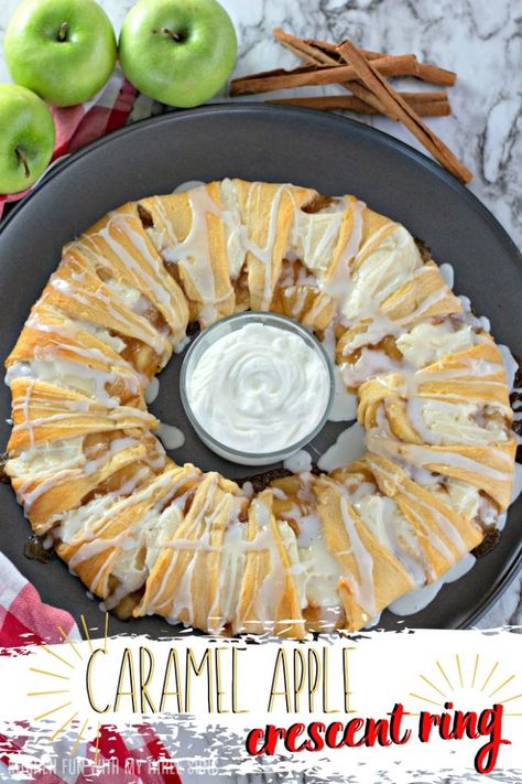 Crescent Roll Recipes Dessert, Crescent Roll Dessert, Apple Turnover, Apple Cream Cheese, Crescent Recipes, Apple Cream, Canned Apple Pie Filling, Strawberry Pie Filling, Crescent Ring