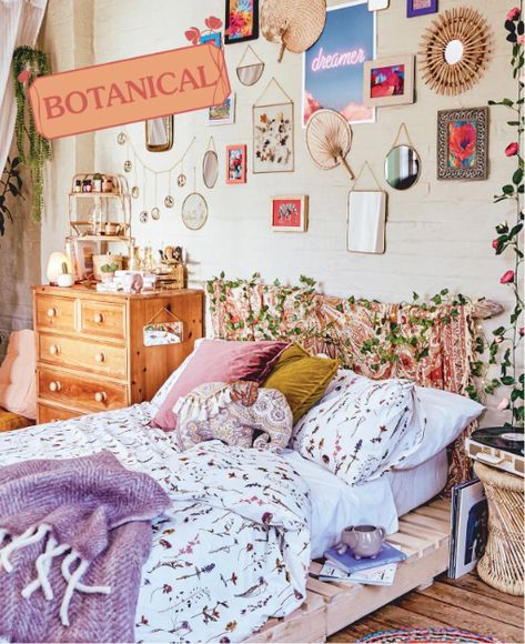 https://www.urbanoutfitters.com/en-gb/uo-your-space Urban Outfitters Bedroom Bedding, Urban Outfitters Room, Urban Outfitters Bedroom, Urban Outfitters Bedding, Bedroom Aesthetic Cozy, Urban Bedroom, Bedroom Ideas Pinterest, Urban Outfiters, Urban Outfitters Home