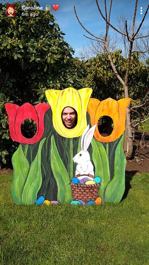 Cardboard Spring Decor, Easter Booth Ideas, Easter Bunny Activities, Outdoor Easter Decor, Easter Yard Decorations, Eggs Decoration, Bunny Activities, Easter Photo Props, Easter Outdoor