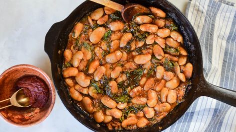 Braised White Beans with Greens and Harissa - Oaktown Spice Shop Braised White Beans, Wapf Recipes, Meatless Mains, Harissa Recipes, Meatless Mondays, Tofu Scramble, Spice Shop, Spicy Dishes, Vegetarian Meal