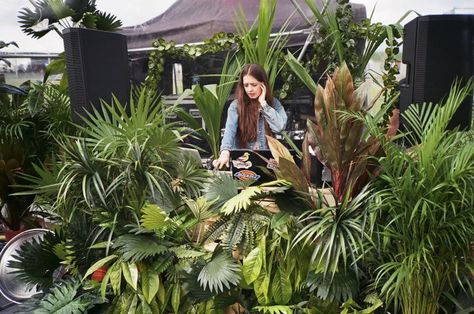 Futuristic Garden, Rave Aesthetic, Dj Room, Tropical Wedding Decor, Dj Stage, Booth Decor, Stage Background, Dj Set, Dj Booth