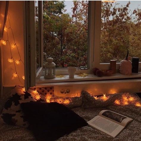 Autumn Breeze, Cold Autumn, Fall Mood Board, Fall 24, Cozy Aesthetic, Fall Inspo, Season Of The Witch, Fall Feels, Best Seasons