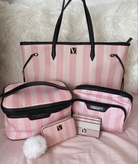 Victoria's Secret Aesthetic, Profumo Victoria Secret, Sanrio Aesthetic, Journal Therapy, Presents Ideas, Just A Dream, Victoria Secret Outfits, Victoria Secret Tote Bags, Bday Gift