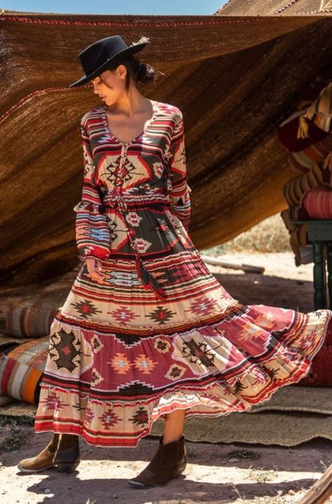 Ready to discover some fab new labels in hippie world? Check out these fab best small boho brands you will absolutely love! Southwestern Clothing, Bohemian Long Dress, Chic Resort Wear, Womens Beach Dresses, Boho Brand, Designer Maxi Dress, Ibiza Fashion, Women Fashion Edgy, Small Boho