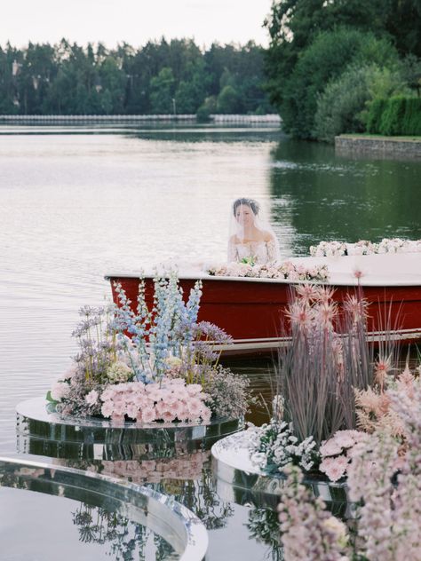 Flowers Floating In Water, Room With Flowers, Water Wedding, Reception Room, Flowers Blooming, Floating Flowers, Floating In Water, Structure Design, Water Flowers