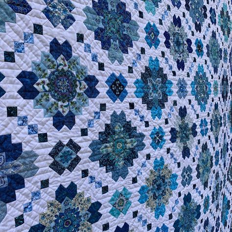 Wendy's Quilts and More: All The Blues .... A Lucy Boston quilt by Joy Hill Lucy Boston Quilt Patterns, Patchwork Of The Crosses Quilt, Lucy Boston Blocks, Lucy Boston Patchwork Of The Crosses, Epp Quilt Patterns, Lucy Boston Quilt, Epp Projects, Hexagon Quilting, Blue Quilt Patterns