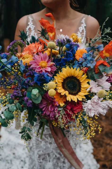 27 LUSH BRIDAL BOUQUETS – Hello May Wildflower Wedding Theme, Boda Mexicana, Hello May, Future Wedding Plans, Cute Wedding Ideas, Wildflower Wedding, Bouquet Of Flowers, Wedding Mood, Bridal Bouquets