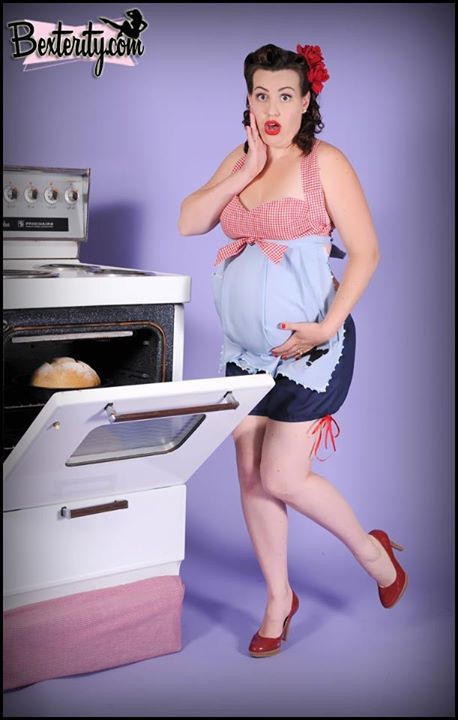 "bun in the oven" pregnancy pin up - Bexterity.com Bun In The Oven Maternity Shoot, Pregnant Pinup, Rockabilly Maternity, Vintage Maternity Photos, Maternity Pin Up, Baby Belly Photos, Vintage Maternity, Belly Photos, Maternity Ideas