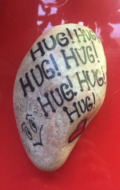 Pocket Hug Painted Rocks, Pocket Hugs, Pocket Hug, Painted Rocks Diy, Rock Painting Patterns, Kindness Rocks, Paint Rock, Rock Painting Art, Hand Painted Rocks