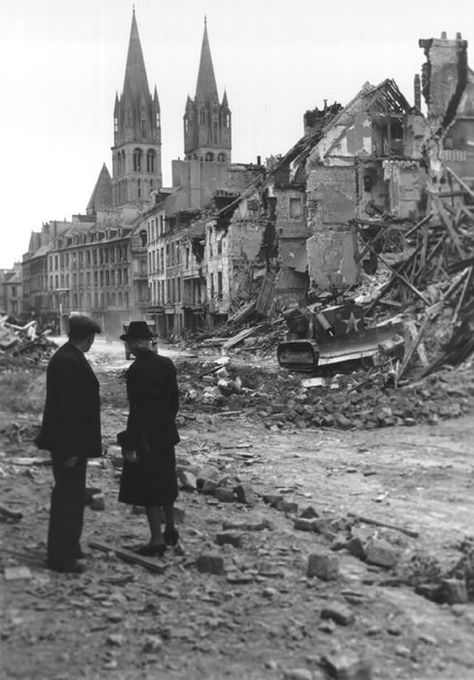 Destroyed Building, Battle Of Normandy, French Beach, Canadian Soldiers, D Day, Best Vacations, France Travel, World History, Historical Photos