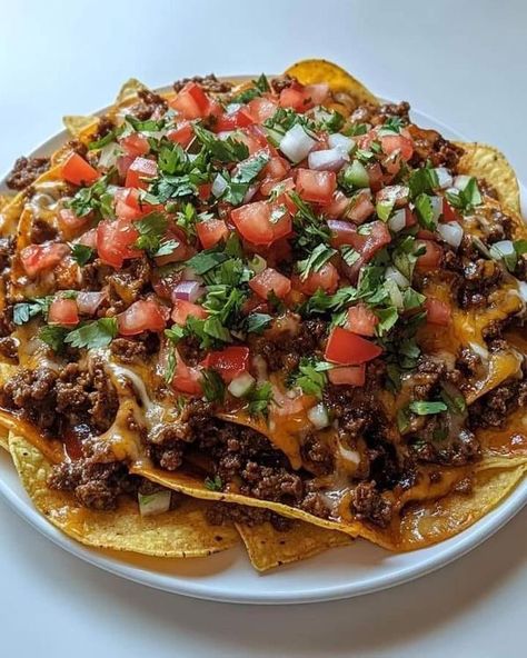 Grandma's Kitchen Recipes | WOULD YOU EAT THIS TREMENDOUS LOADED BEEF NACHOS: A TEX-MEX DELIGHT 🌮🧀 | Facebook Tex Mex Ground Beef Recipes, Loaded Nachos Recipe, Nachos Recipe Beef, Beef Nachos, Loaded Nachos, Grandma's Kitchen, Nachos Beef, Grandmas Kitchen, Lunch Lady