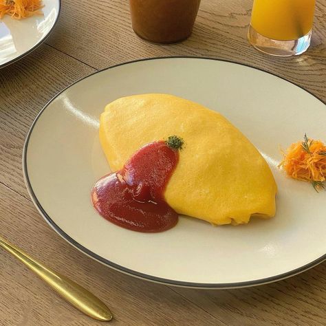 Omurice Aesthetic, Air Fryer Dinner Recipes, Omelet, Breakfast For Kids, Food Snapchat, Cafe Food, Food Menu, Food Cravings, I Love Food