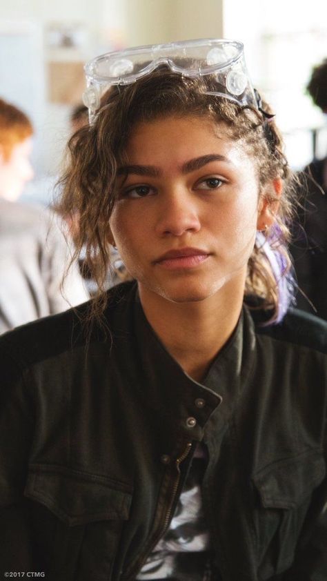 Mj Michelle Jones Spider Man Zendaya, Mode Zendaya, Zendaya Hair, Zendaya Maree Stoermer Coleman, Foto Gif, Zendaya Style, Spiderman Homecoming, Zendaya Coleman, Brow Makeup