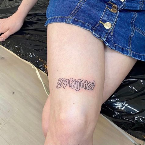 Knee Word Tattoo, Over The Knee Tattoo Words, Above The Knee Tattoo Quote, Feminine Shoulder Tattoos, Different Styles Of Tattoos, Handpoke Tattoo, Writing Tattoos, Sweet Tattoos, Knee Tattoo