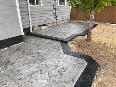 Texture Stamped Concrete Patio in Englewood, CO Charcoal Stamped Concrete Patio, Stamped Concrete Patio Ideas Pool Decks, Stamped Concrete Border, Patio Shapes, Porch Stain, Concrete Border, Stamped Concrete Designs, Stamped Concrete Walkway, Tile Bathrooms