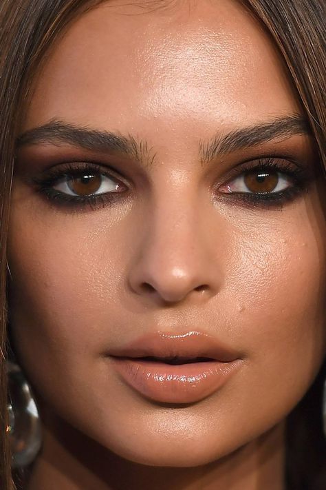 emily ratajkowski Emily Ratajkowski Red Carpet, Emily Ratajkowski Makeup, Wedding Makeup For Brunettes, Red Carpet Makeup, Elegantes Makeup, Dag Make Up, Mekap Mata, Best Wedding Makeup, Brunette Makeup