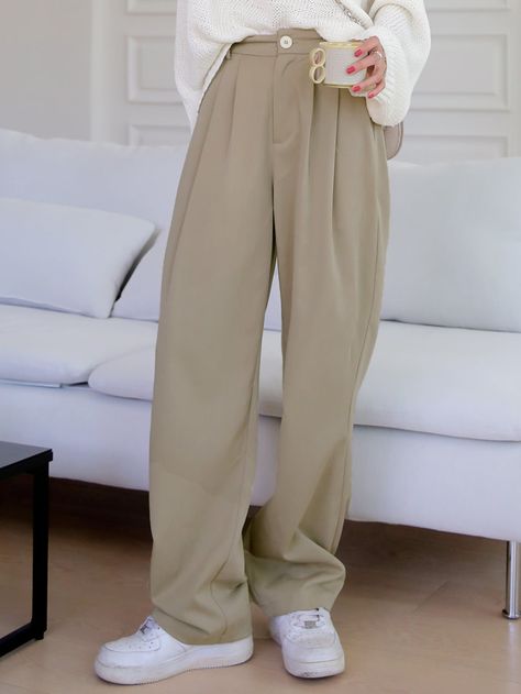 Womens Trousers High Waist, Straight Leg High Waist Pants, Pleated Trouser Outfit Women, How To Style Oversized Pants, High Waist Pants For Women, Khaki Trouser Outfit Women, Wide Leg Trousers Outfit Summer, Wide Leg Khaki Pants Outfit, Khaki Outfits For Women