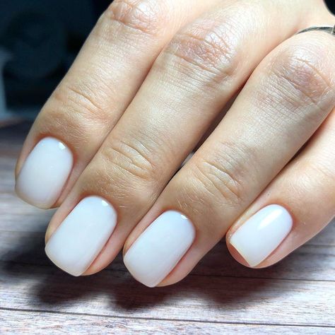 The Zoe Report on Instagram: “The best white nail polish for your skin tone, according to a celebrity manicurist — link in bio.⠀⠀ 📷:@lisnik_natalia” Milky Nail Polish Colors, Milky White Nail Polish, Best White Nail Polish, Milky White Nail, Milky White Nails, Nail Polish Colors Summer, Luminous Nails, Summer Nail Polish, Milky Nails